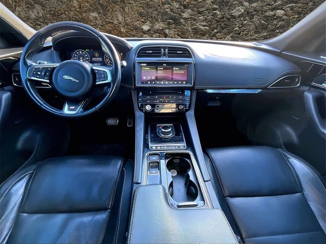 2019 Jaguar F-PACE S