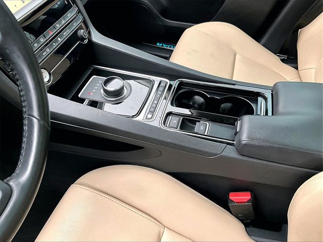 2019 Jaguar F-PACE 25t Premium