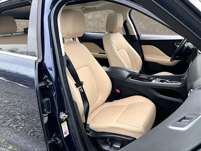 2019 Jaguar F-PACE 25t Premium