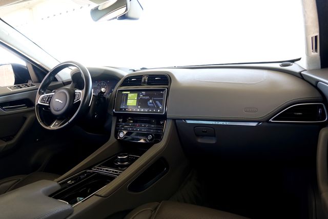 2019 Jaguar F-PACE 30t R-Sport