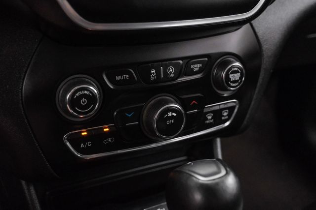 2019 Jeep Cherokee Latitude Plus | Addison, TX | Addison Autoplex 2019 Jeep Cherokee Latitude Plus | Addison, TX | Addison Autoplex