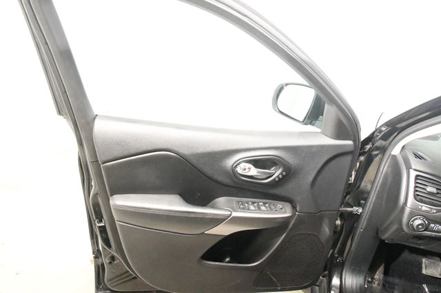 2019 Jeep Cherokee Limited | Branford, CT | Sound Auto Wholesalers