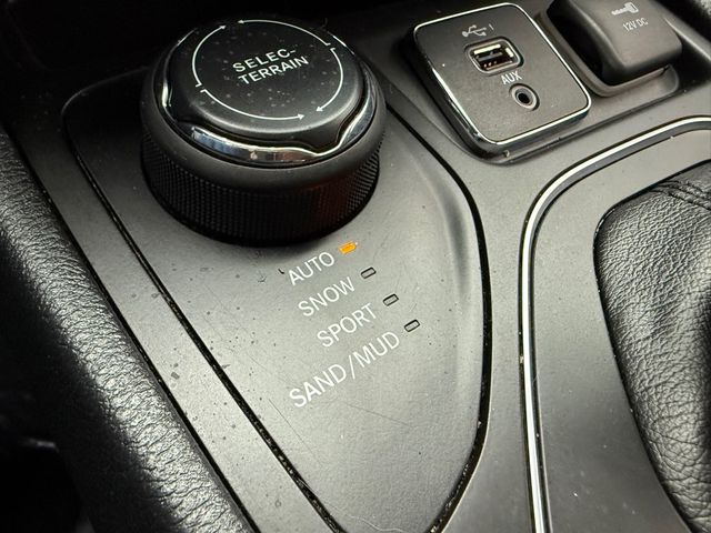 2019 Jeep CHEROKEE LATITUDE 4x4 We Finance | Canton, Ohio | Ohio Auto Warehouse LLC 2019 Jeep CHEROKEE LATITUDE 4x4 We Finance | Canton, Ohio | Ohio Auto Warehouse LLC