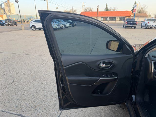 2019 Jeep Cherokee Latitude | Dickinson, ND | Heiser Motors