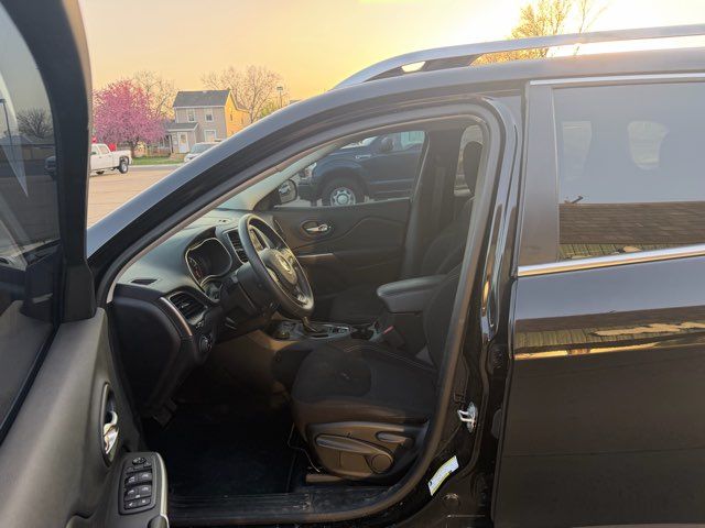 2019 Jeep Cherokee Latitude | Dickinson, ND | Heiser Motors