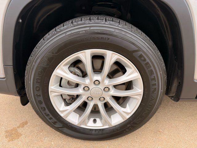 2019 Jeep Cherokee Latitude | Gifford, IL | Trav's Automotive 2019 Jeep Cherokee Latitude | Gifford, IL | Trav's Automotive