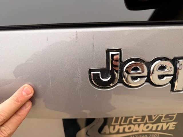 2019 Jeep Cherokee Latitude | Gifford, IL | Trav's Automotive 2019 Jeep Cherokee Latitude | Gifford, IL | Trav's Automotive