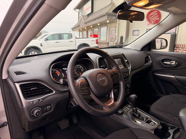 2019 Jeep Cherokee Latitude | Gifford, IL | Trav's Automotive