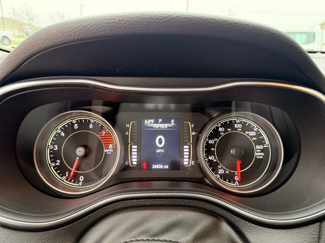 2019 Jeep Cherokee Latitude | Gifford, IL | Trav's Automotive 2019 Jeep Cherokee Latitude | Gifford, IL | Trav's Automotive