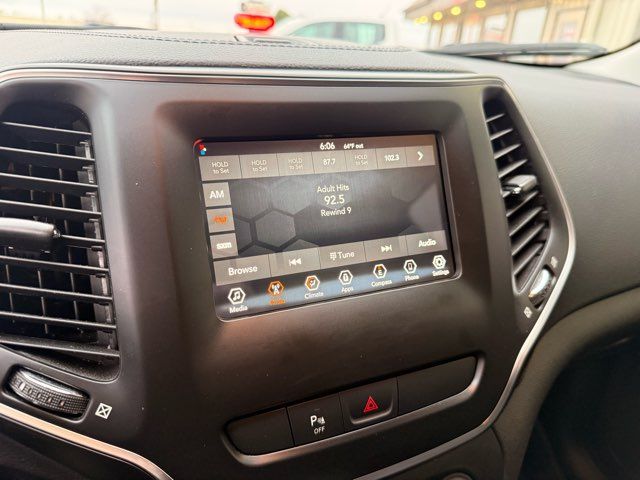 2019 Jeep Cherokee Latitude | Gifford, IL | Trav's Automotive 2019 Jeep Cherokee Latitude | Gifford, IL | Trav's Automotive