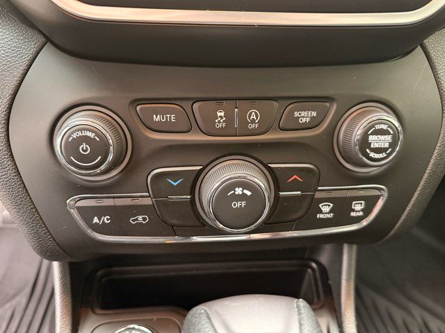 2019 Jeep Cherokee Latitude | Gifford, IL | Trav's Automotive 2019 Jeep Cherokee Latitude | Gifford, IL | Trav's Automotive