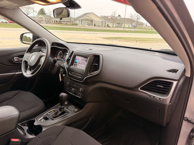 2019 Jeep Cherokee Latitude | Gifford, IL | Trav's Automotive 2019 Jeep Cherokee Latitude | Gifford, IL | Trav's Automotive