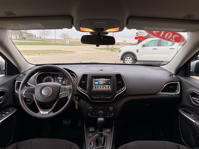 2019 Jeep Cherokee Latitude | Gifford, IL | Trav's Automotive 2019 Jeep Cherokee Latitude | Gifford, IL | Trav's Automotive