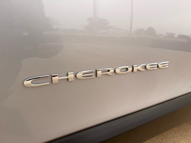 2019 Jeep Cherokee Latitude | Gifford, IL | Trav's Automotive 2019 Jeep Cherokee Latitude | Gifford, IL | Trav's Automotive