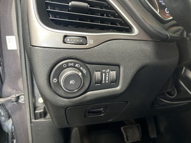 2019 Jeep Cherokee Latitude Plus | Houston, TX | Texas Star Motors 2019 Jeep Cherokee Latitude Plus | Houston, TX | Texas Star Motors