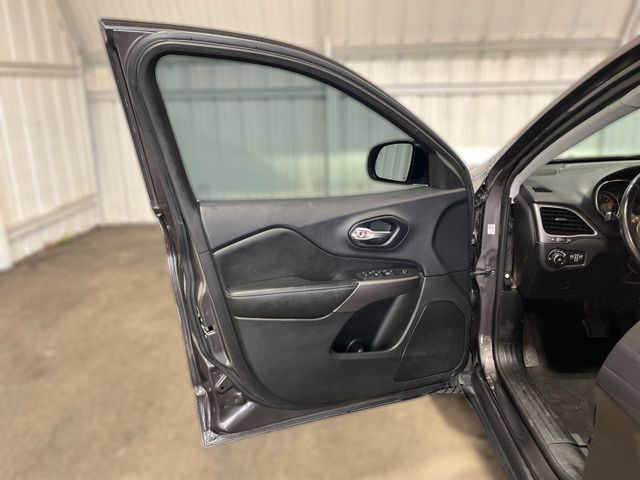 2019 Jeep Cherokee Latitude Plus | Houston, TX | Texas Star Motors 2019 Jeep Cherokee Latitude Plus | Houston, TX | Texas Star Motors