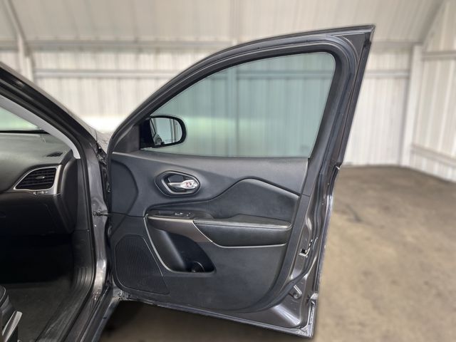 2019 Jeep Cherokee Latitude Plus | Houston, TX | Texas Star Motors 2019 Jeep Cherokee Latitude Plus | Houston, TX | Texas Star Motors