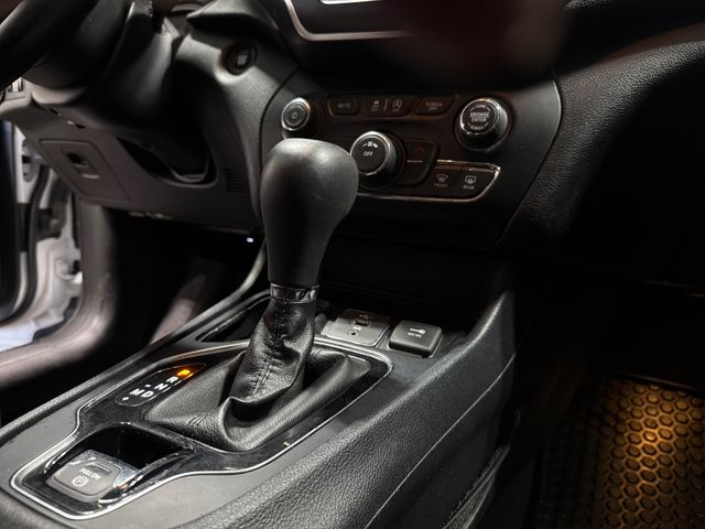 2019 Jeep Cherokee Altitude | Houston, TX | Texas Star Motors