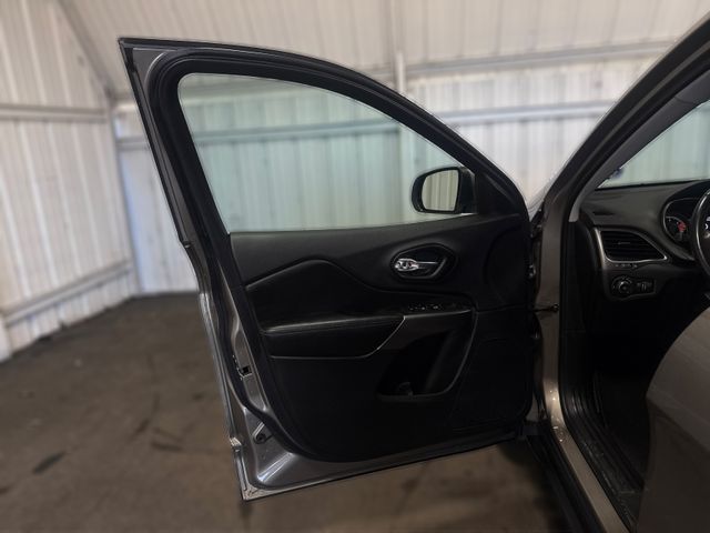 2019 Jeep Cherokee Latitude Plus | Houston, TX | Texas Star Motors 2019 Jeep Cherokee Latitude Plus | Houston, TX | Texas Star Motors