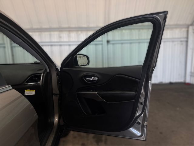 2019 Jeep Cherokee Latitude Plus | Houston, TX | Texas Star Motors 2019 Jeep Cherokee Latitude Plus | Houston, TX | Texas Star Motors