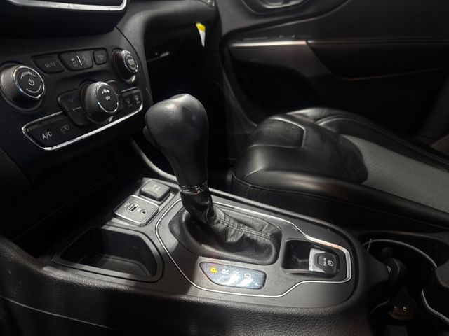 2019 Jeep Cherokee Latitude Plus | Houston, TX | Texas Star Motors 2019 Jeep Cherokee Latitude Plus | Houston, TX | Texas Star Motors