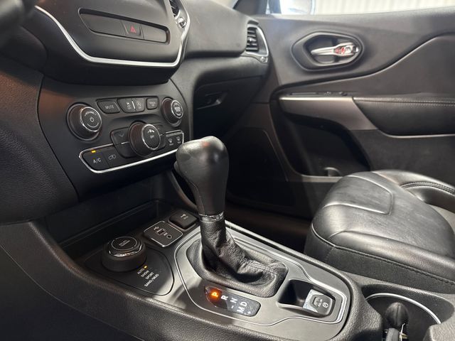 2019 Jeep Cherokee Latitude Plus | Houston, TX | Texas Star Motors