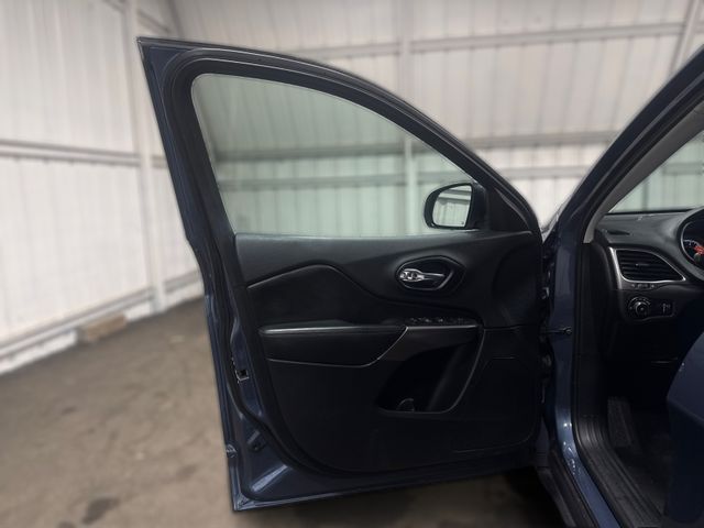 2019 Jeep CHEROKEE LATITUDE | Houston, TX | Texas Star Motors 2019 Jeep CHEROKEE LATITUDE | Houston, TX | Texas Star Motors