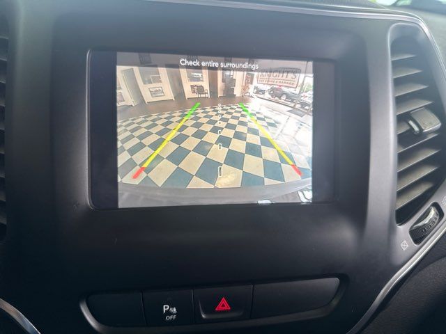 2019 Jeep Cherokee Latitude Plus | Rome, GA | Knight's Car Store 2019 Jeep Cherokee Latitude Plus | Rome, GA | Knight's Car Store