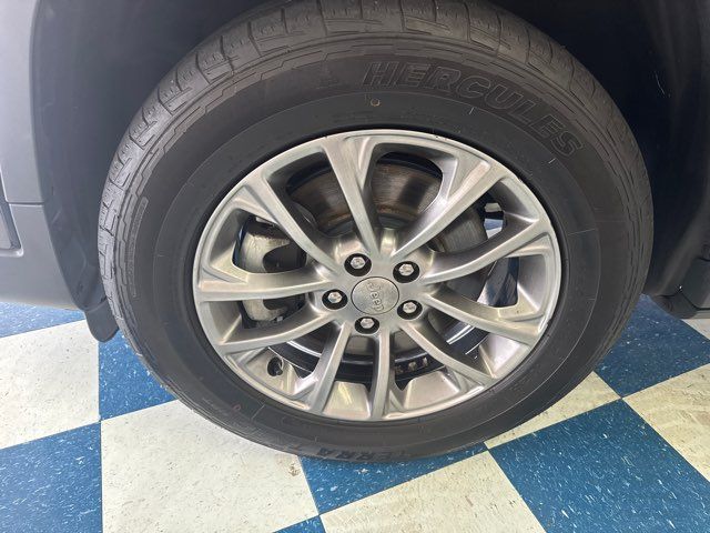 2019 Jeep Cherokee Latitude Plus | Rome, GA | Knight's Car Store 2019 Jeep Cherokee Latitude Plus | Rome, GA | Knight's Car Store