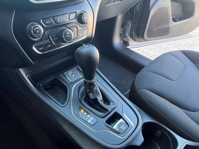 2019 Jeep Cherokee Latitude 2019 Jeep Cherokee Latitude