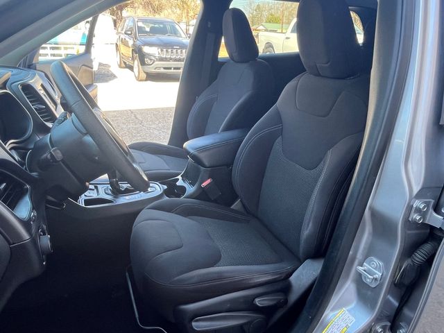 2019 Jeep Cherokee Latitude 2019 Jeep Cherokee Latitude