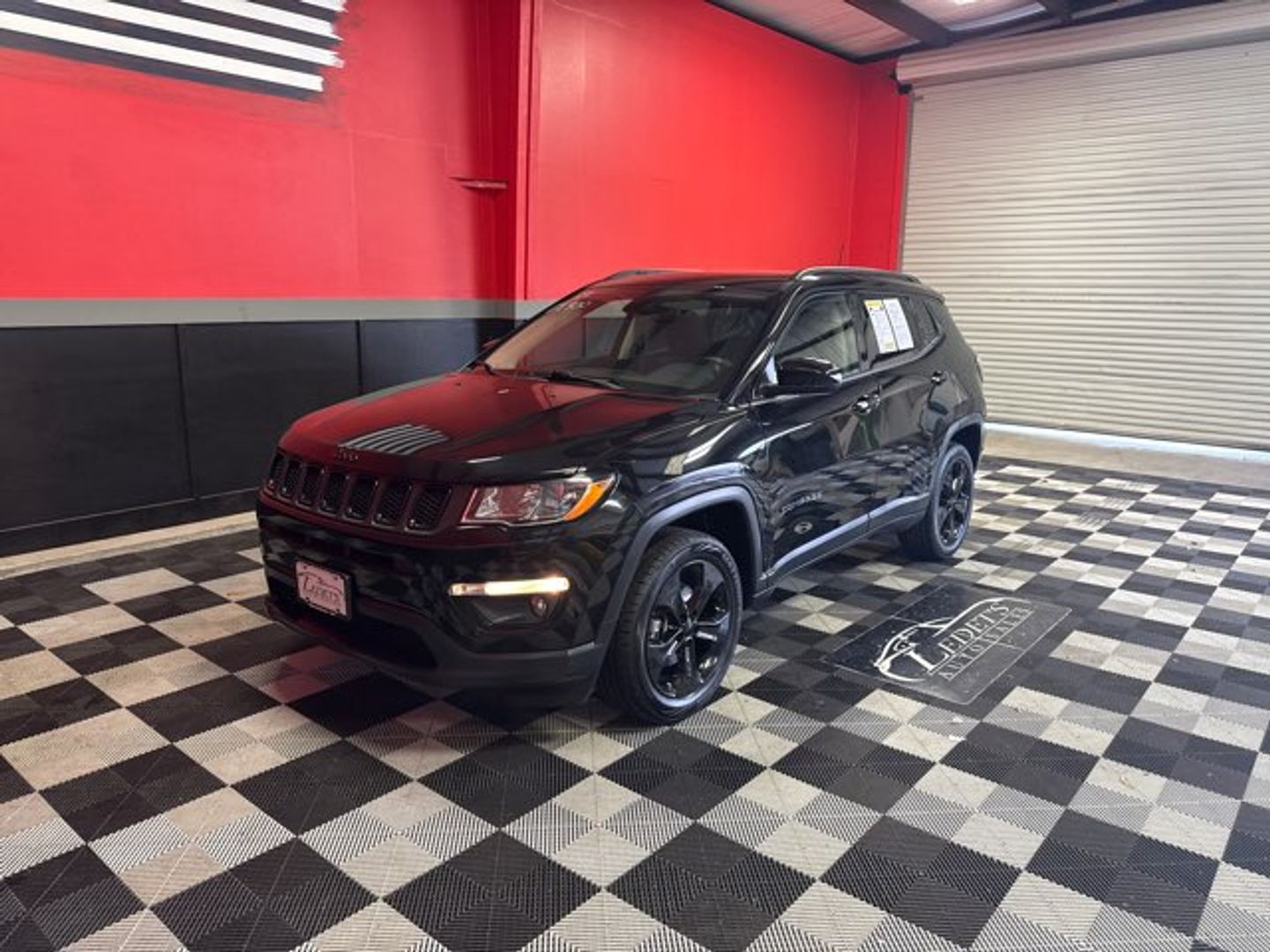 2019 Jeep Compass Altitude [PXJ] Diamond Black Crystal Pearl Coat at Mossy Motors