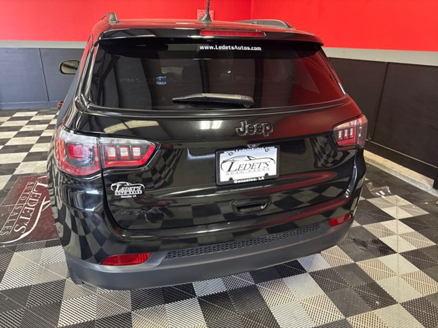 2019 Jeep Compass Altitude [PXJ] Diamond Black Crystal Pearl Coat at Mossy Motors