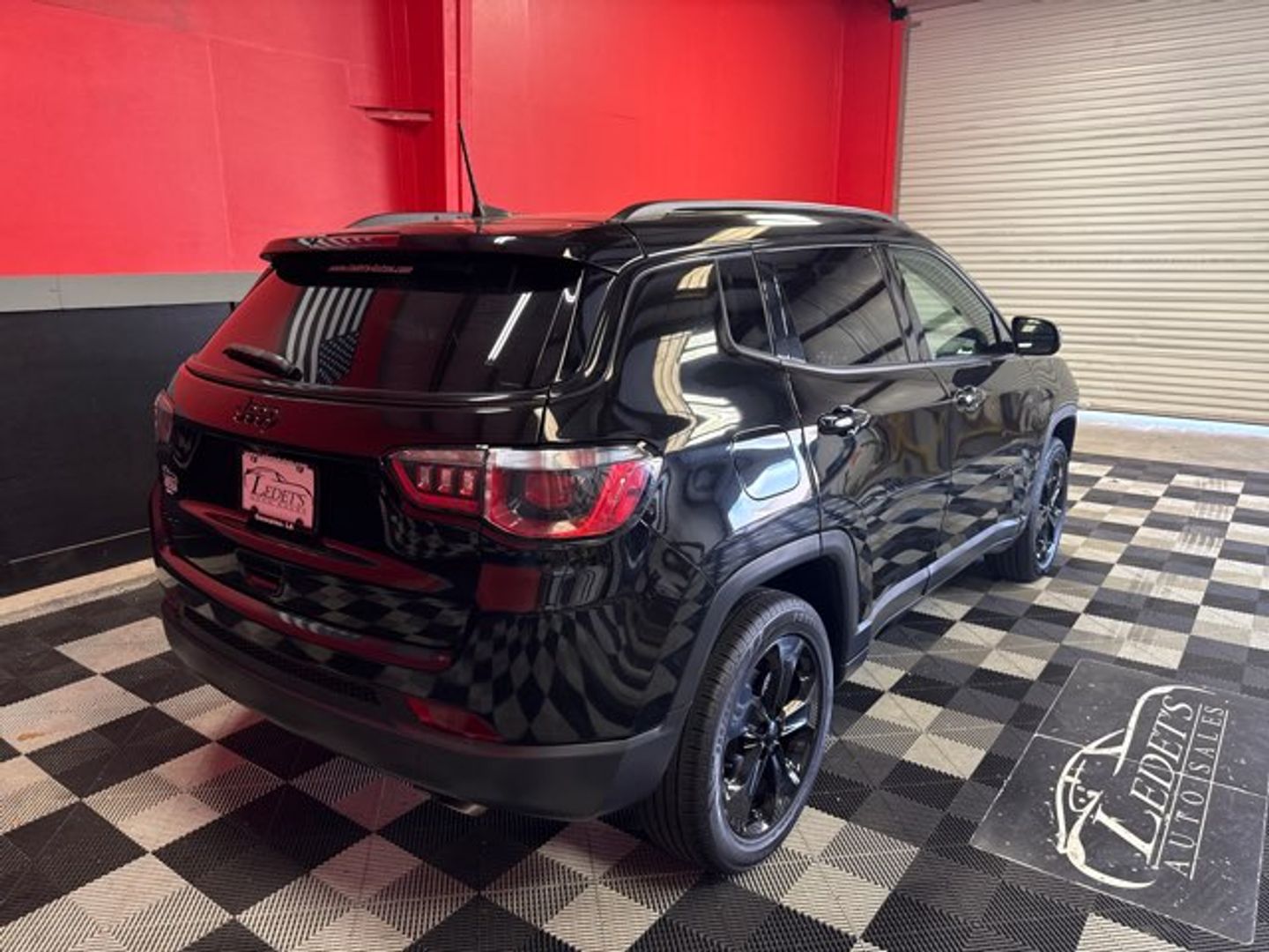 2019 Jeep Compass Altitude [PXJ] Diamond Black Crystal Pearl Coat at Mossy Motors