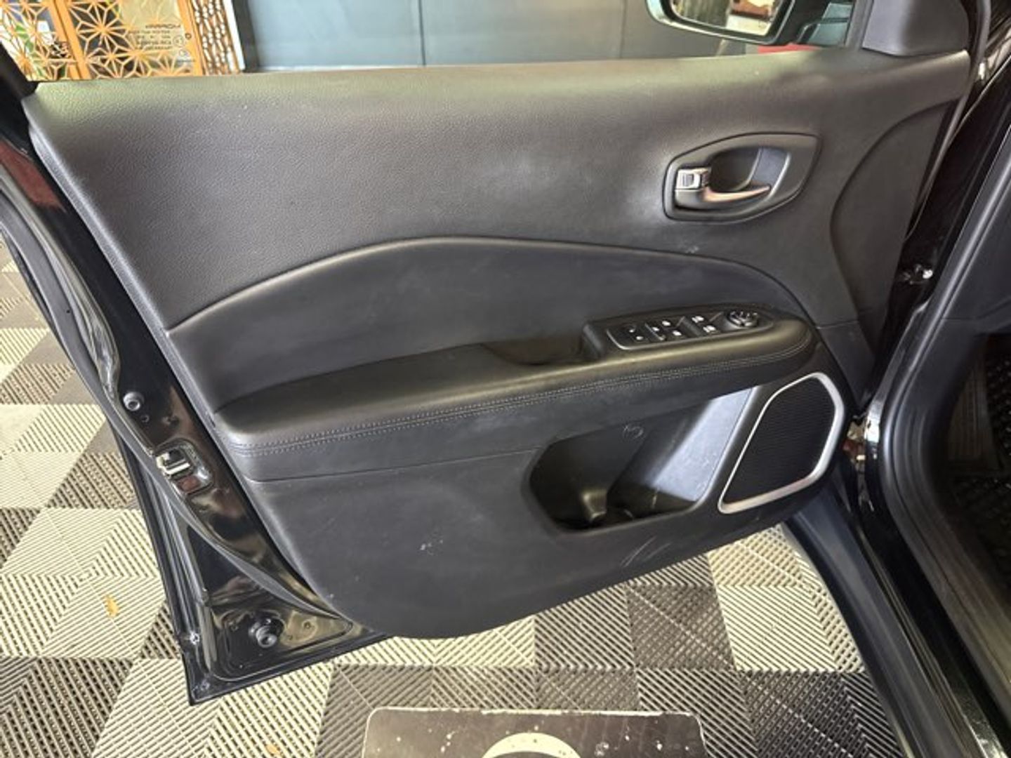 2019 Jeep Compass Altitude [PXJ] Diamond Black Crystal Pearl Coat at Mossy Motors