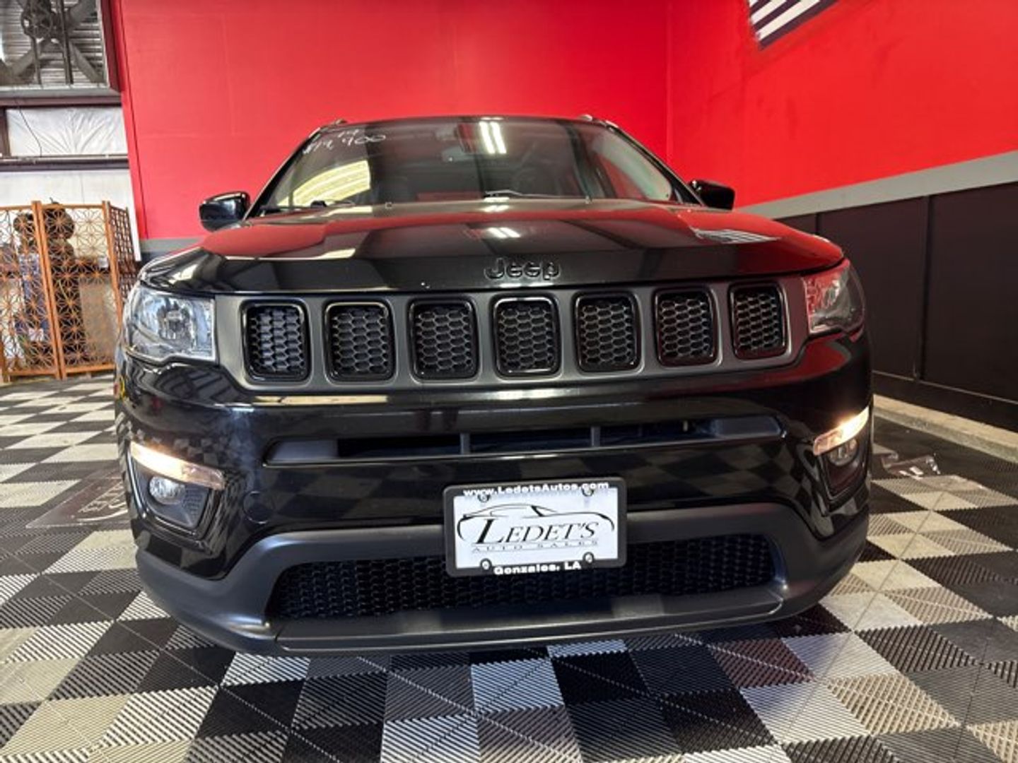 2019 Jeep Compass Altitude [PXJ] Diamond Black Crystal Pearl Coat at Mossy Motors