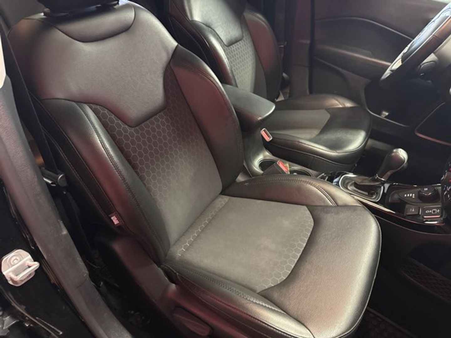 2019 Jeep Compass Altitude [PXJ] Diamond Black Crystal Pearl Coat at Mossy Motors