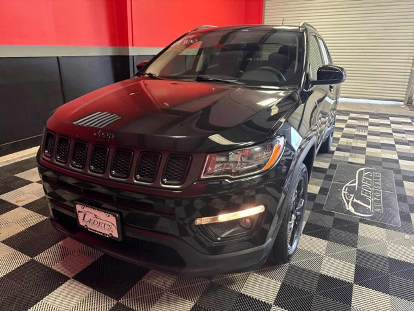 2019 Jeep Compass Altitude [PXJ] Diamond Black Crystal Pearl Coat at Mossy Motors