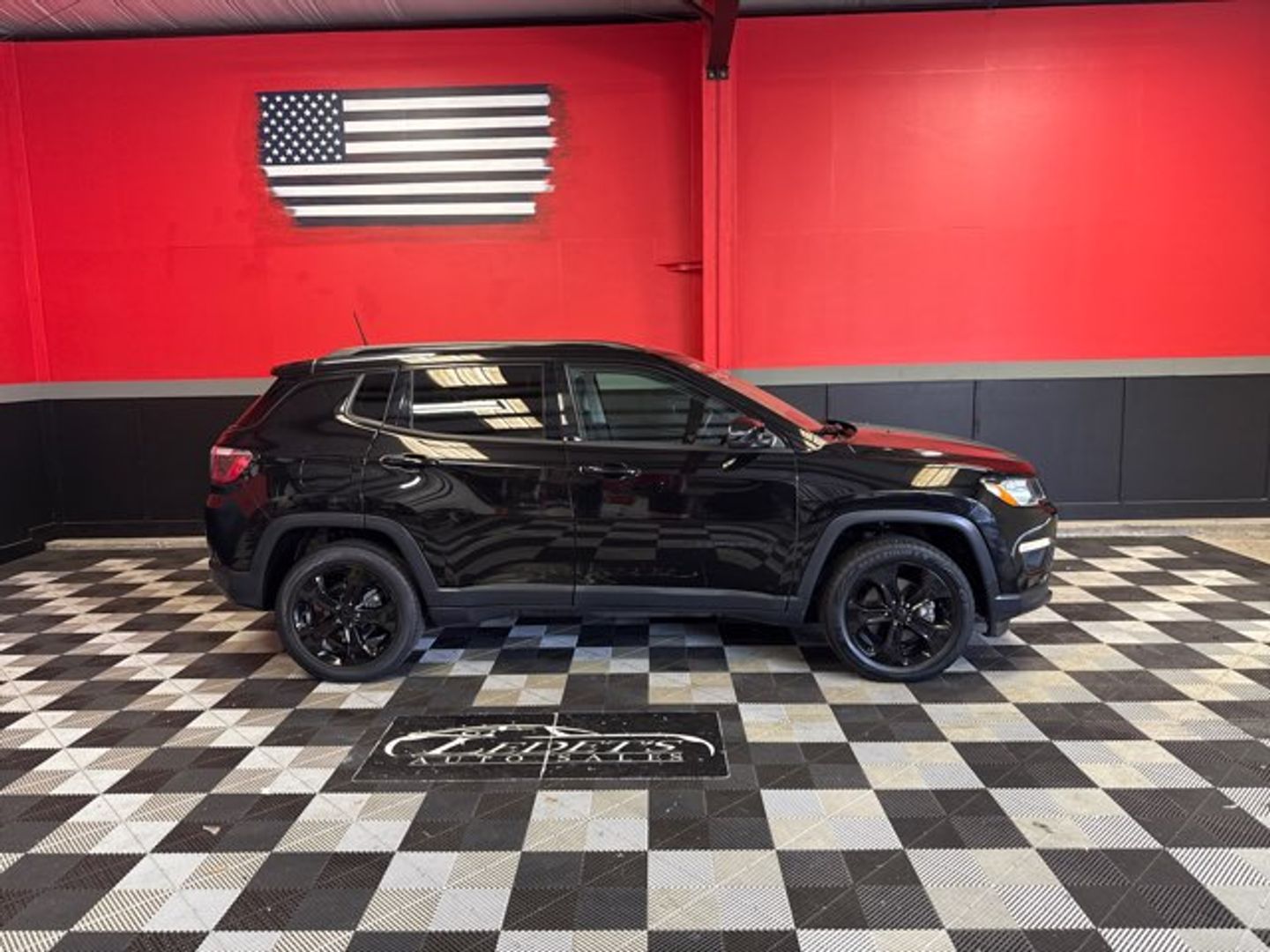 2019 Jeep Compass Altitude [PXJ] Diamond Black Crystal Pearl Coat at Mossy Motors