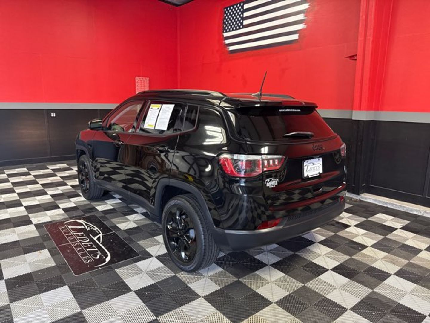 2019 Jeep Compass Altitude [PXJ] Diamond Black Crystal Pearl Coat at Mossy Motors