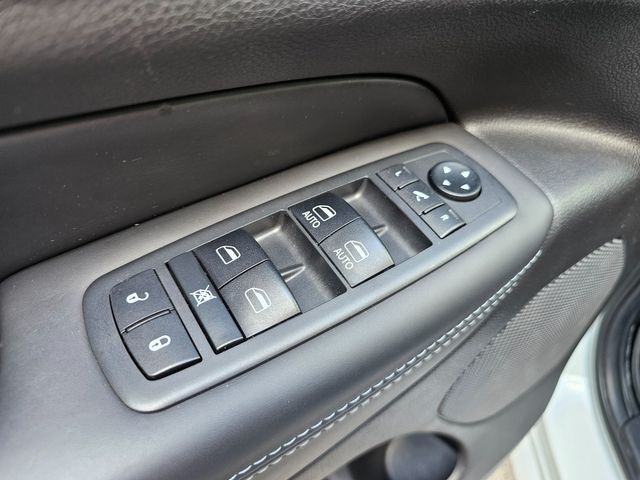 2019 Jeep Grand Cherokee Overland | Brownsville TX | English Motors 2019 Jeep Grand Cherokee Overland | Brownsville TX | English Motors