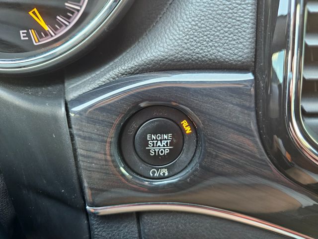 2019 Jeep Grand Cherokee Overland | Brownsville TX | English Motors 2019 Jeep Grand Cherokee Overland | Brownsville TX | English Motors