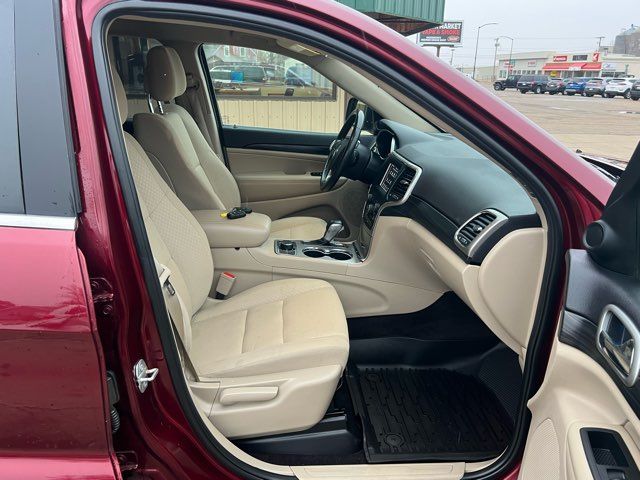 2019 Jeep Grand Cherokee Laredo E One Owner | Dickinson, ND | Heiser Motors