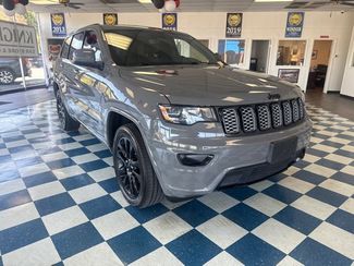 2019 Jeep Grand Cherokee Altitude | Rome, GA | Knight's Car Store in Rome, GA 30165