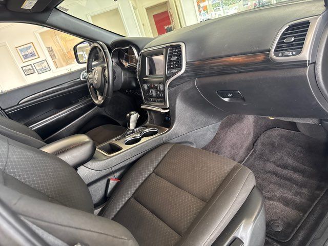 2019 Jeep Grand Cherokee Laredo | Rome, GA | Knight's Car Store 2019 Jeep Grand Cherokee Laredo | Rome, GA | Knight's Car Store