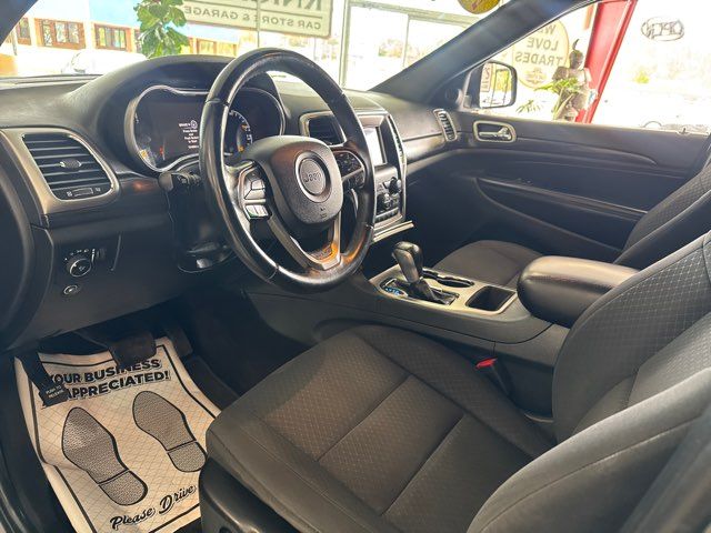 2019 Jeep Grand Cherokee Laredo | Rome, GA | Knight's Car Store 2019 Jeep Grand Cherokee Laredo | Rome, GA | Knight's Car Store