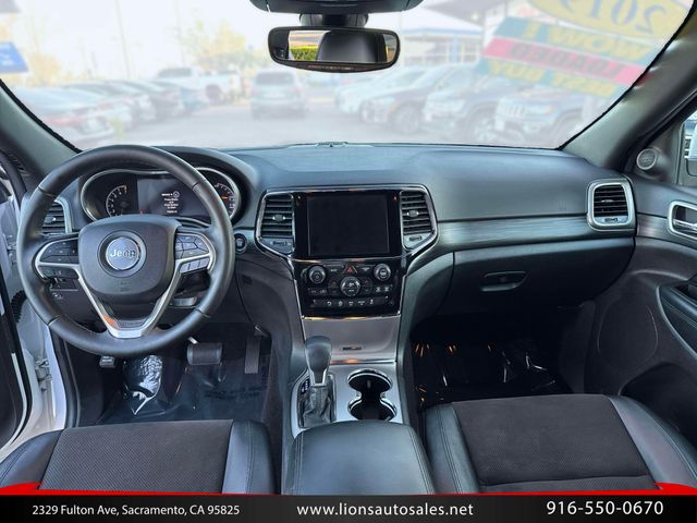 2019 Jeep Grand Cherokee Laredo E