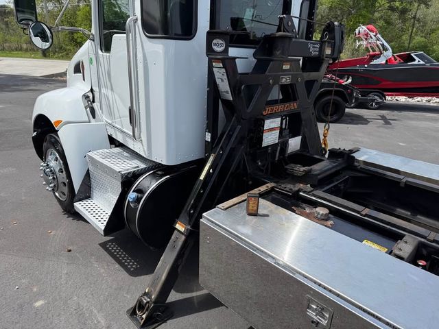 2019 Kenworth T270