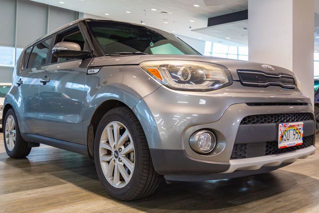 2019 Kia Soul + Leather and sunroof