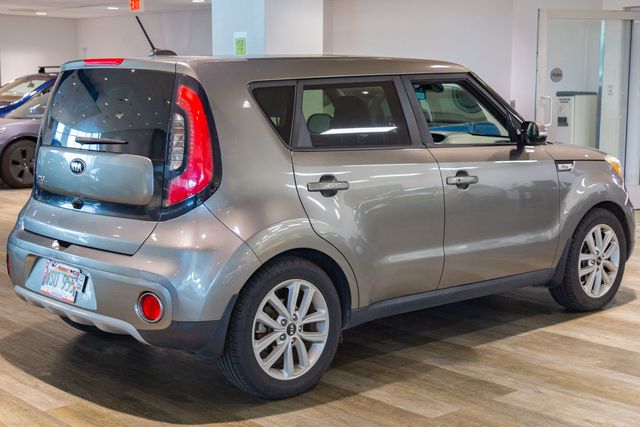 2019 Kia Soul + Leather and sunroof